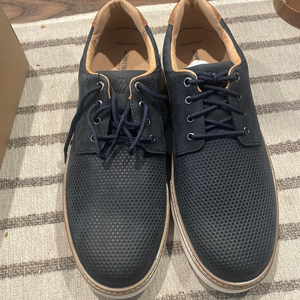 NEW Johnston and Murphy golf shoes (size 10)